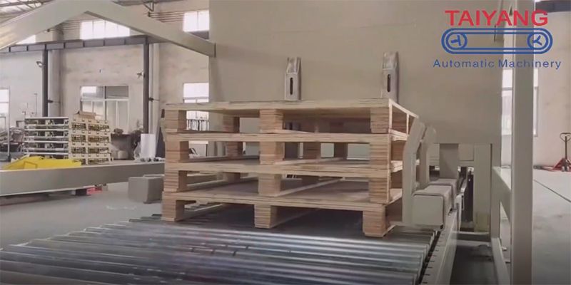 Установка автоматизированного паллетайзера на производстве в Перу